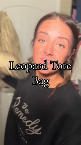 Leopard print is basically a neutral 🐆✨ This tote goes with everything, carries everything, and is NOT gonna sit in stock long. #TikTokMadeMeBuyIt #LeopardTote #BagTok #CoolMomStyle #tiktokshoplabordaysale