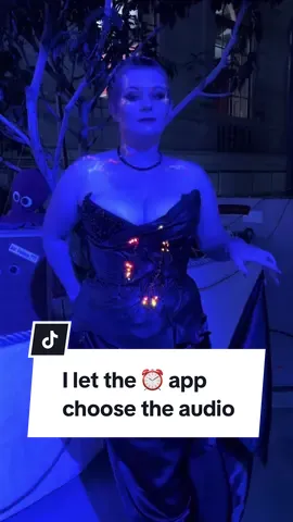 Not the app making me out to be a crazy clown with this audio 😆 #costume #audio #corset #labyrinth #fantasyball 