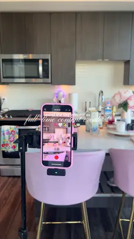 spend the day with me as a full time content creator!  🎀🤍🏡🌷📱🍵 also do you guys like the voiceovers?! #apartment #inspo #decor #contentcreator 