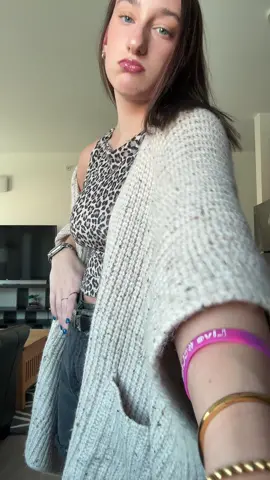 Is this outfit even giving? #fyp #lukebryanconcert 