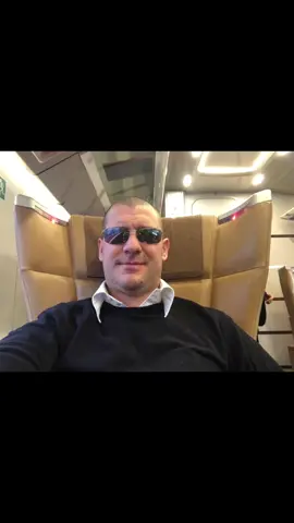 Chi ha la fresca da buttare viaggia in classe extra lusso  #argent #attack #moneychallenge 