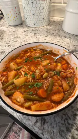 Maryland Crab Soup 🦀 #crabsoup #marylandcrabsoup #marylandsoup #falldinnerideas #marylandcrab 