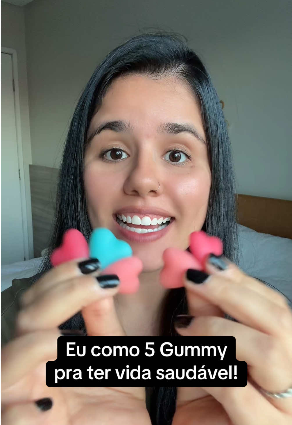 5 Gummy todo dia para me ajudar a ter uma vida mais saudável. Aproveite a promoção e clique no carrinho de compras laranja pra garantir o seu kit da tríade do bem estar. #gummy #gummynight #gummyhair #gummyvinagredemaca #tiktokshop 