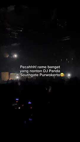 absennn yang kebagian nonton DJ Pandaa malam iniii!!!🤩🤩🤩 #fyp #djpanda #panda #dugem 