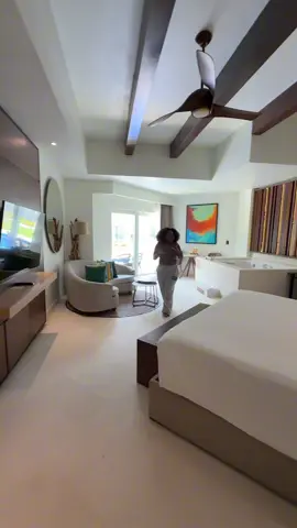 Is that a jacuzzi INSIDE the room? … room tour @ Hyatt vivid playa Del Carmen 
