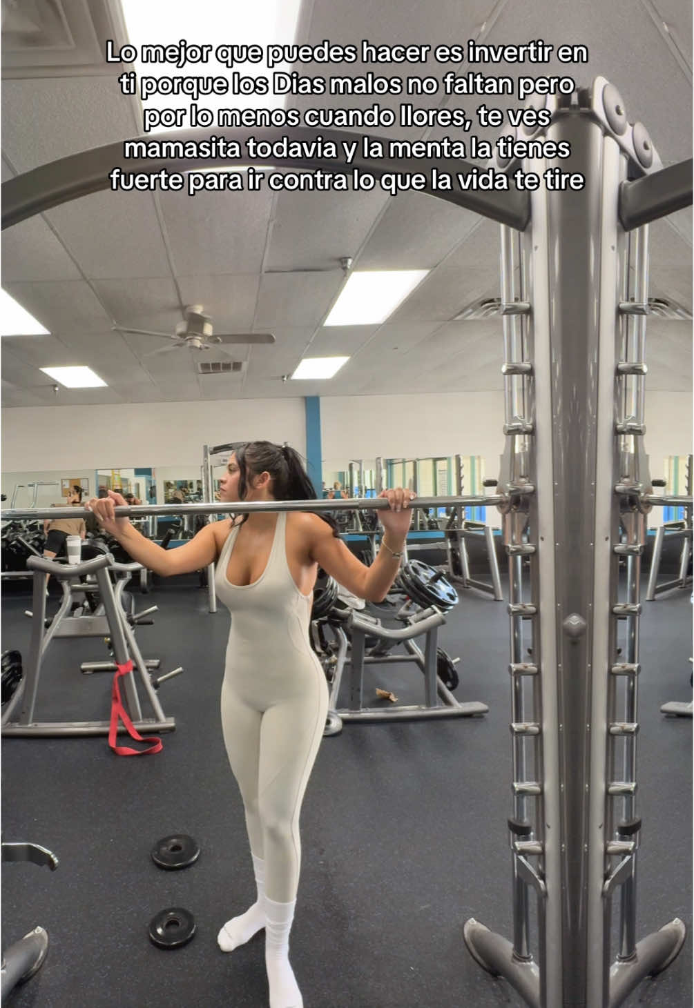 No sere la mas fuerte, porque la vida me sigue pegando fuerte. Pero en question de saber como manejar la adversida, no hay quien pueda conmigo!!!!!! #discipline 