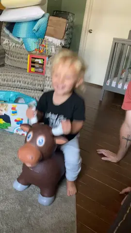 #toddlersoftiktok #bullrider #family #sonplus #life He was super scared of this toy bull two weeks ago- 