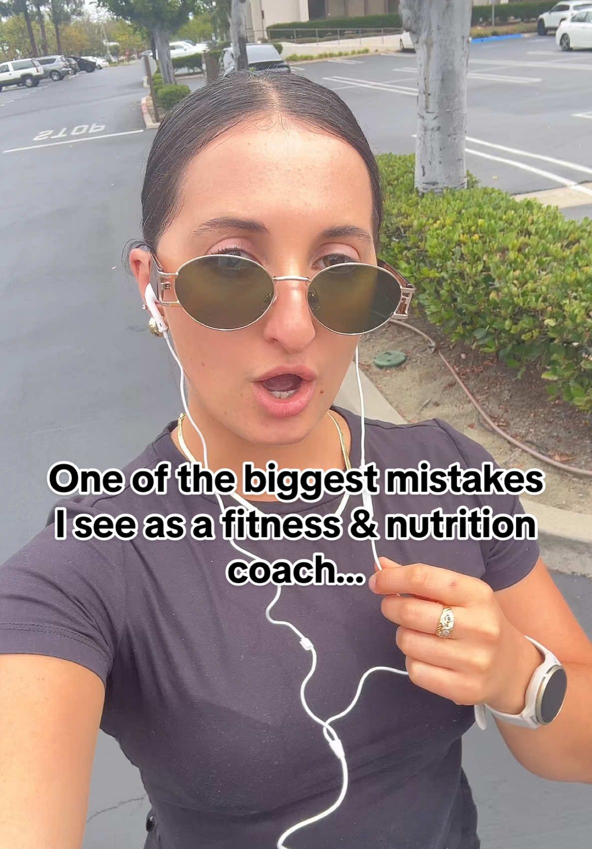 One of the biggest mistakes I see as a fitness and nutrition coach: is tracking your calories/protein AFTERWARDS Pre-tracking your food helps to keep you on track throughout the day, making it way easier to reach your goals!