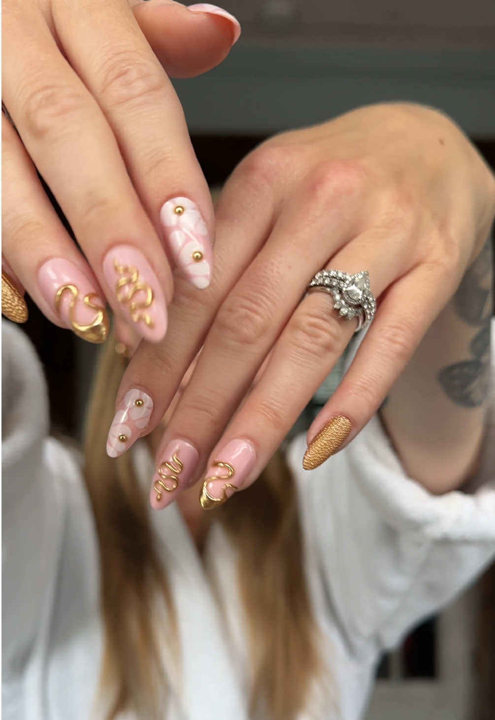 The Viral Nail Edit from @Salon Perfect available exclusively at @Walmart ✨ #salonperfect #walmart #pressonnails 