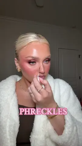 Need a tutorial for the Flick thingy 🙏🏼 #fakefreckels #phreckles 