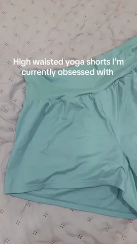 So comfy and flexible #yogashorts 