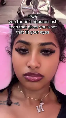 I promise you will leave with gorgeous lashes everytime✨🤩 IG jazzy_esthetics_ #licensedesthetician #htxlashtech 