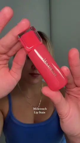 I got the @milktouch US lip stain in the shade: Peach on Top Sooooo pretty! • • #foryou #milktouch #lipstain #makeup #lipgloss 