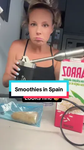 Smoothie making looks different in Spain. I don’t know any Spanish person that has a blender, but I found this contraption and it seems to work!? I’m assuming it’s probably used more for making soup but it seemed to work fine! Thoughts? Anyone know what this is? #americaninspain #americanabroad  #digitalnomadlife #digitalnomadgirl #smoothietok 