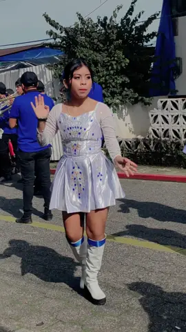 bailarina de Sabor Latino del Tumbador San Marcos. #guate #bailarinas #bandas 
