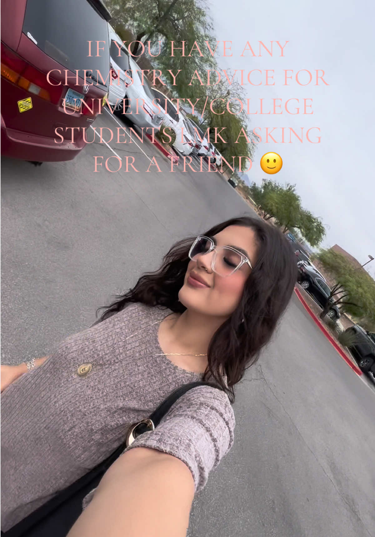 If anyone has tips para sobrevivir química en la uni, slide them my way 🧐 asking 4 a friend… (me lol) #fyp #unistudent #paratii #latinacreator #lasvegas 