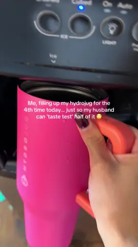 Something about some fresh water with ice in a bottle that actually keeps the water cold is so top tier at all times during the day. Apparently my husband agrees since I lose this bottle so often, and he always happens to know where it’s at. #hydrojug #coldwatertherapy #lemonwater #electrolytes  #crushedice #leakproofwaterbottle 