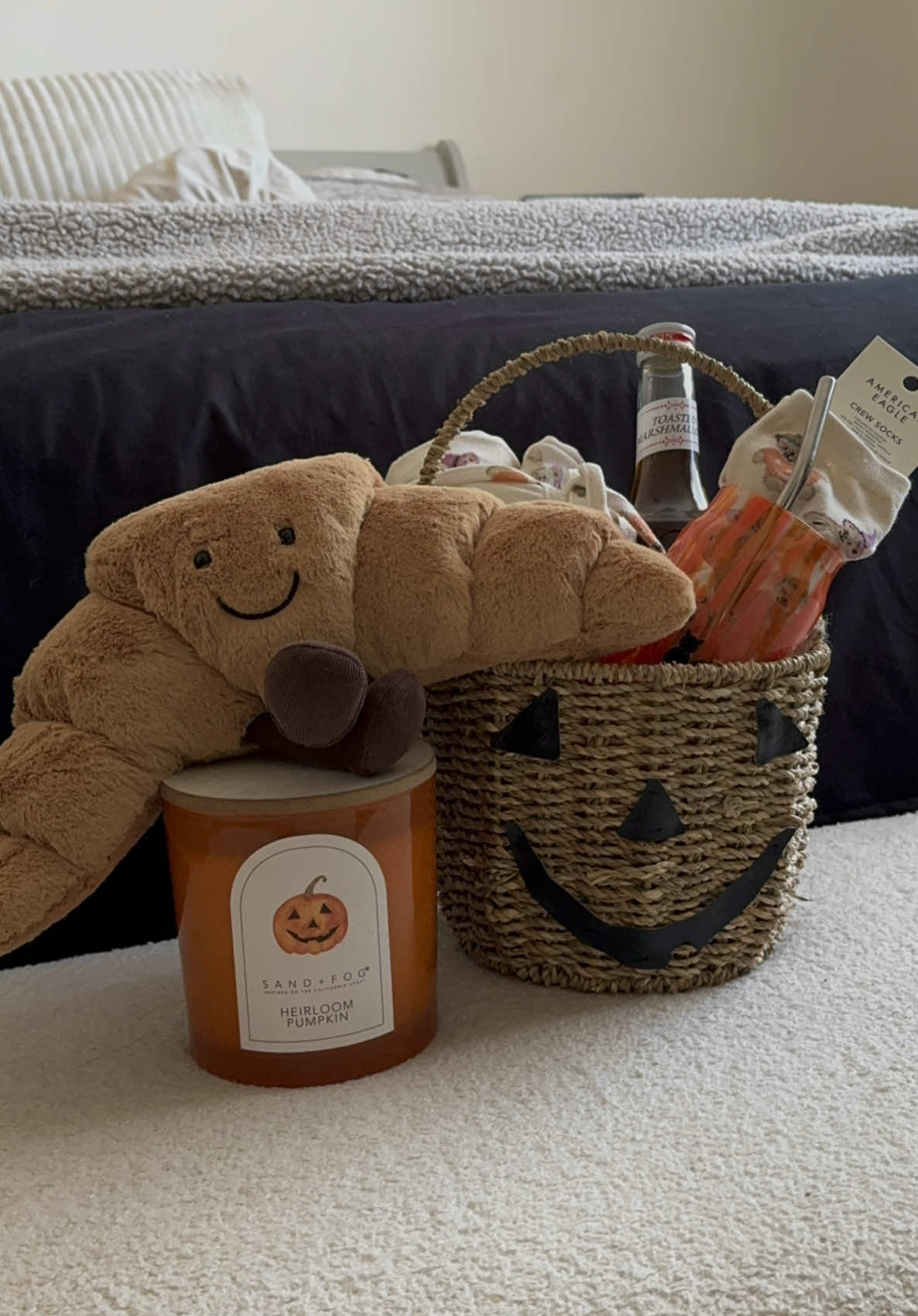 luckiest wifey ever 🤎   #boobasket #fallseason #spookyseason #giftsforher #wife between first bday / third bday (😪) prep & moving into our first home soon mamas beat and I have the sweetest husband ever who noticed 