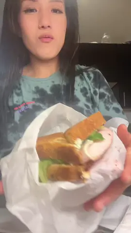 My go to sandwich from tatte bakery & cafe. Turkey avocado sandwich #the10zinshuffle #asmr#sandwich#eating