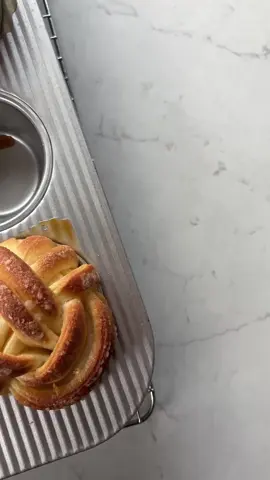 Please allow me to introduce you to my new best friend - the Ooni Halo Pro Spiral Mixer!  Ad. I’ve been secretly playing around with @Ooni Pizza Ovens new creation so that I could put it through its paces before I shared it with you and let me tell you, it is a GAME CHANGER. Built especially for mixing dough, the Halo Pro is a home version of a big boy bakery mixer, and I love mine SO MUCH. No more holding my mixer down so it doesn’t walk off the bench! Both the attachment AND the bowl spin. This machine is a beast.  There is a full love letter to the mixer along with the recipe for these delicious lemon buns on my website - the recipe is linked in my profile!  #ooni #halopro #spiralmixer 