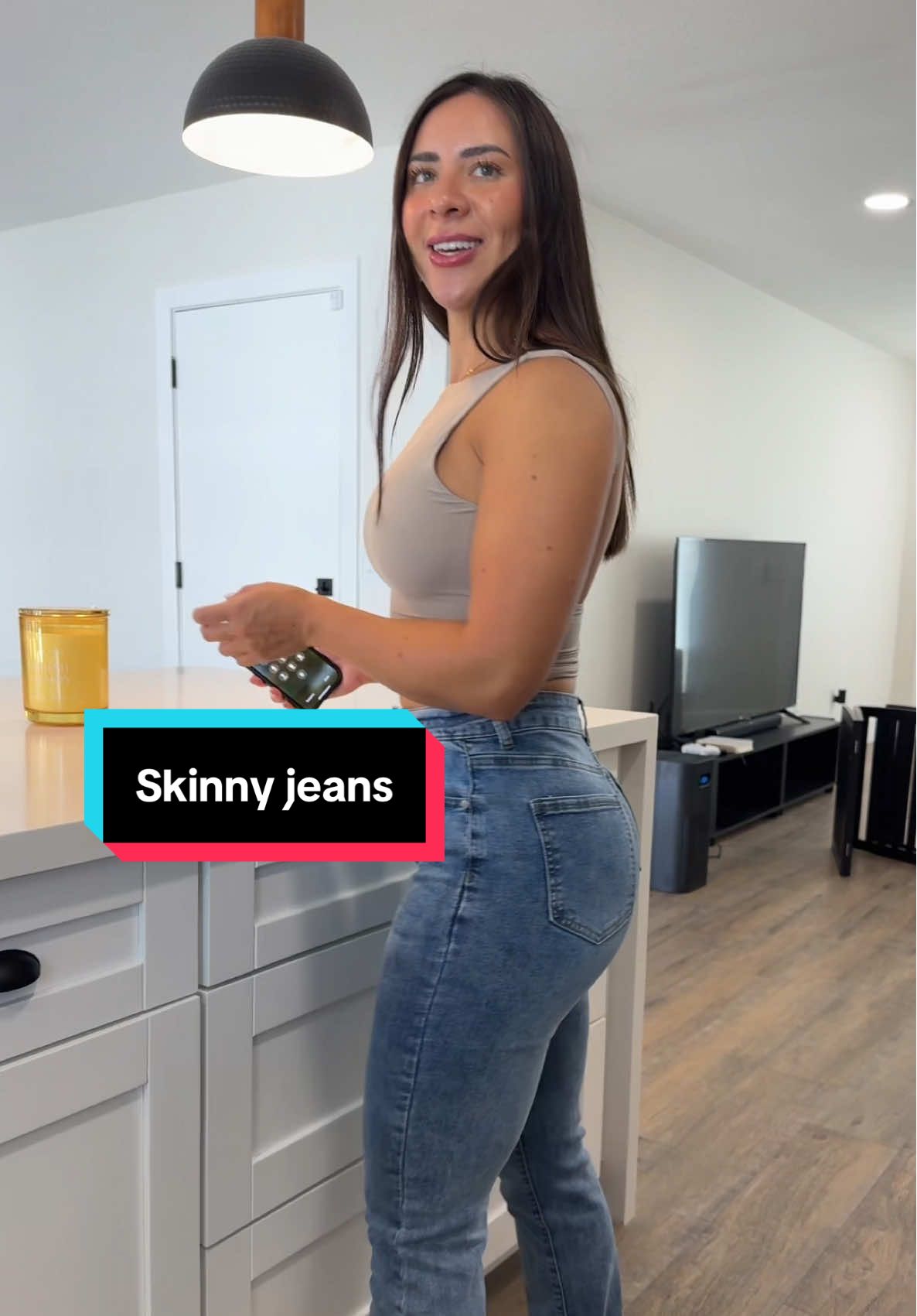 These skinny jeans are perfect for fall right around the corner☺️ I love the way they fit! #highwaistedjeans #jeansoutfit #jeansforwomen #jeansrecommendation #jeanshaul 
