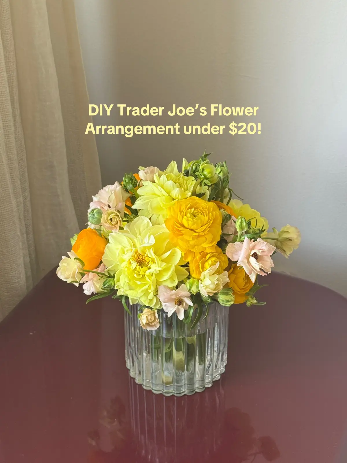 I want to make DIY flower arrangements every single day 😭 #fyp #traderjoes #DIY #flowerarrangement #flowertok 
