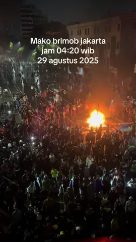 masih bertahan sampe pagi makin rame🔥panjang umur pejuang #demo #demonstrasi #aktivis #pejuang #rakyat 