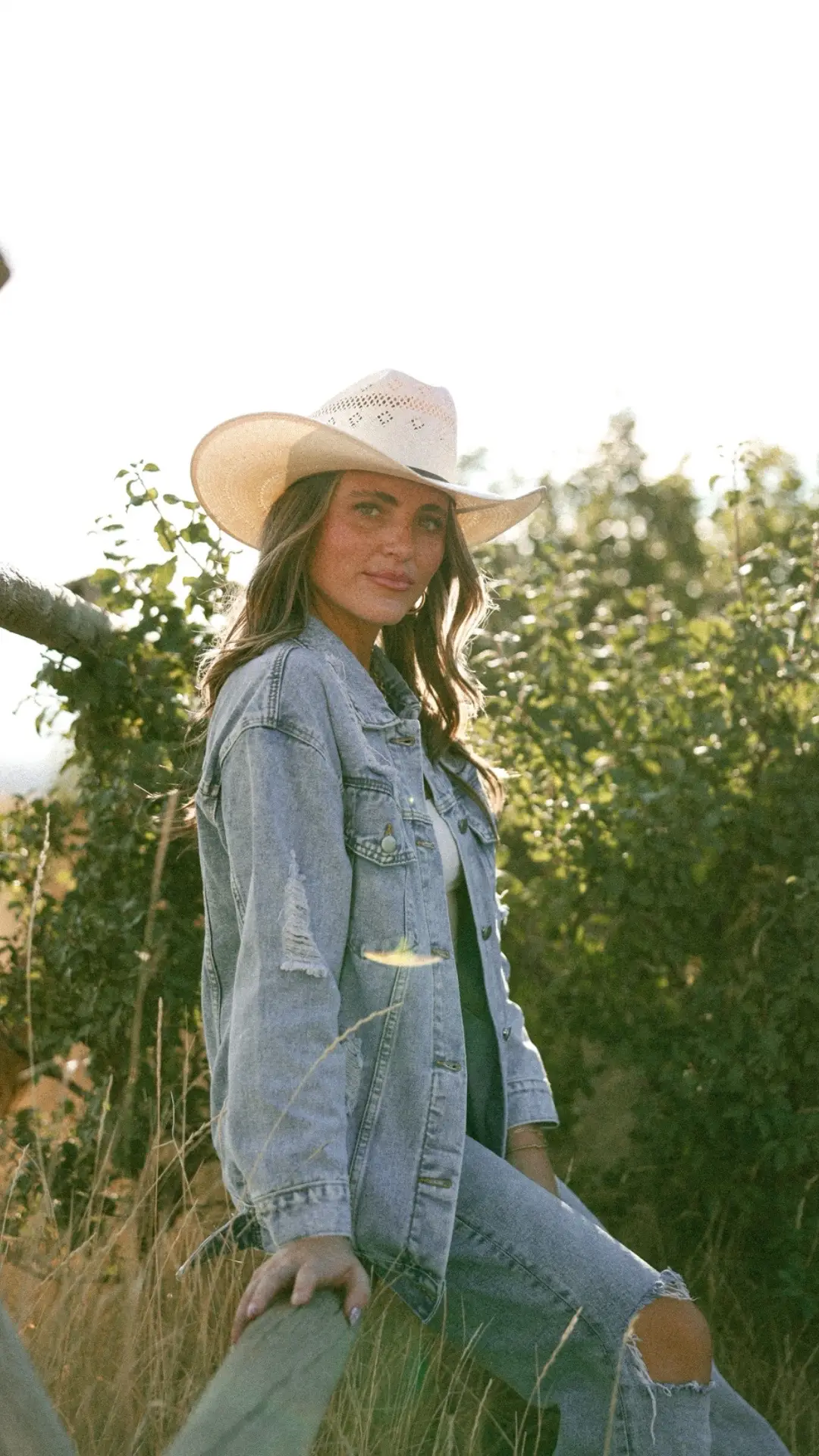 she’s gone country 🤠 // @andretorrerovisuals  #cowgirl #country #cowgirlphotoshoot #cowgirlinspo #fyp 