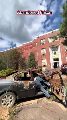 Abandoned prison exploration! 😍