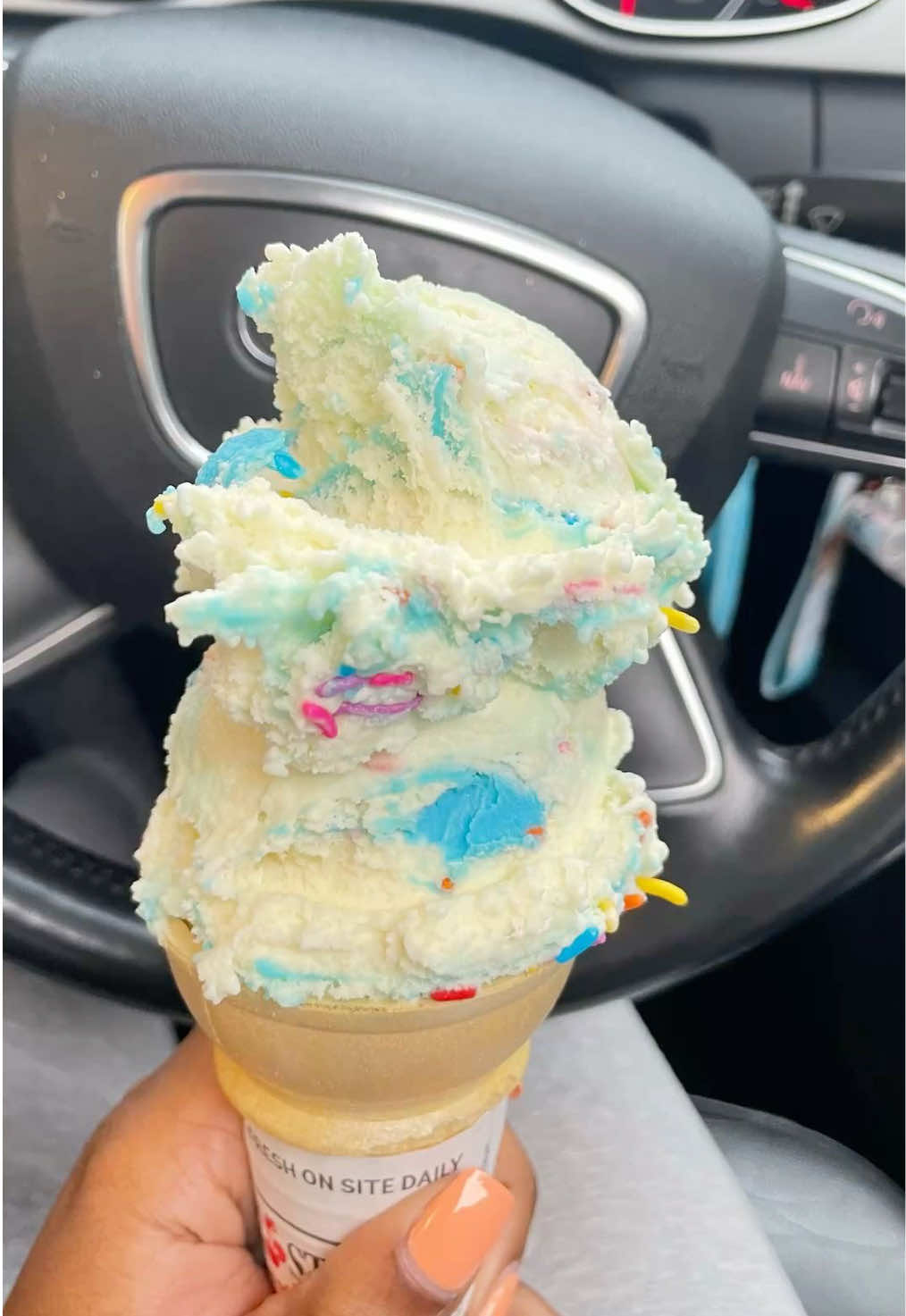 #birthdaycake #icecream #viral 