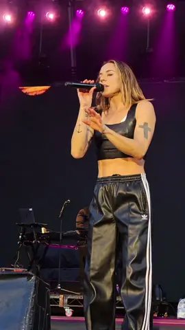 #melaniec #sportyspice #spicegirls #warwickcastle #england @Melanie C @Spice Girls 