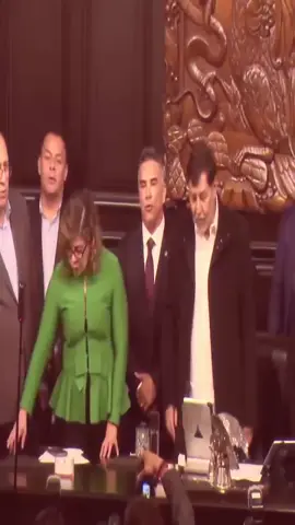 Cuando se arma el desmadre #Alito #noroña 