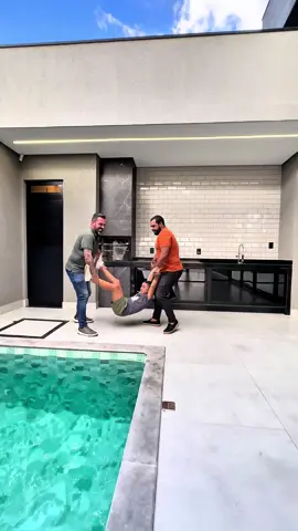 JD. NATAL  🏊 Piscina aquecida, cascata hidromassagem  🚗 03 Vagas de Garagem 🥩 área gourmet integrada  🛏️ 03 dormitórios , sendo 1 suíte master com closet/ 🛋️Sala de tv / sala de jantar com pé direito duplo  👨🏻‍🍳Cozinha com ilha / planejados  📐 200m² de lote e 160m² de área construída 🥵 água aquecida  ✔️ Dreno para ar condicionado 📍 Ótima localização 🏦  1.200.000,00 🧑‍💼Andre Caetano Corretor de Imóveis 🎟 CRECI 215003-F ☎️ 16 99167 0502 www.andrecaetano.com.br #imóveis #digitalmarketing #casa #corretor