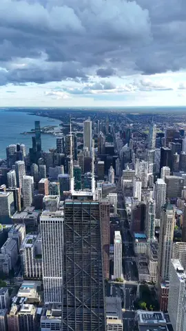 Fav view of Chicago #lakeshoredrive #chicago #fyp #summervibes #chicagovibes 