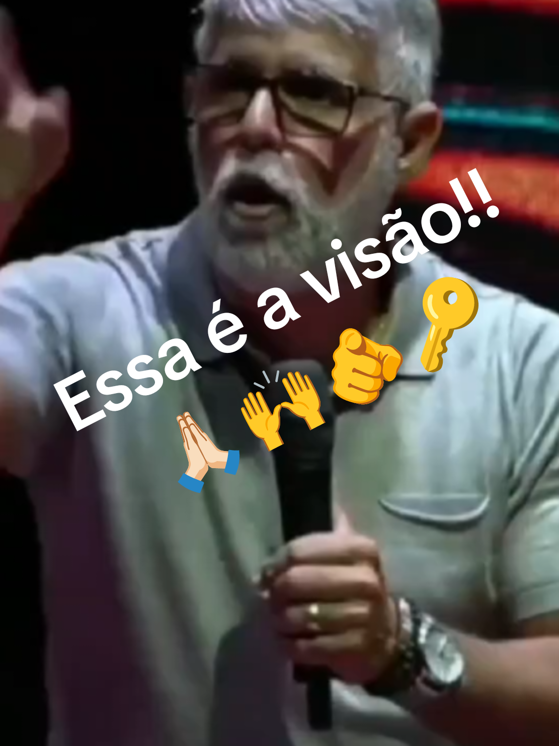 A Bíblia ensina que a esposa deve respeitar o marido na passagem de Efésios 5:33, que diz: 