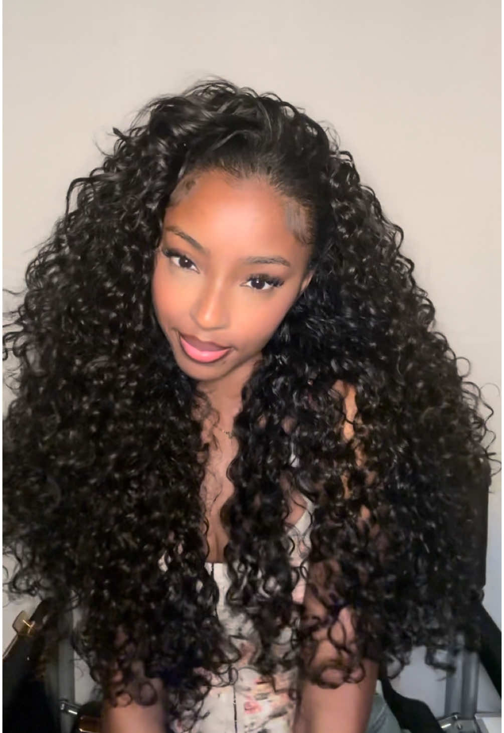 You need this half wig from @Frodio Hair 💖 #frodiohair #tiktokshoplabordaysale #curlywigs #halfwig #halfwiginstall #loosewavewig #hairstyles 