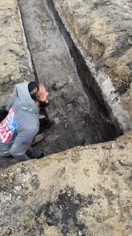 😬🤦🏻‍♂️ #construction #fyp #ice #immigration #concrete 