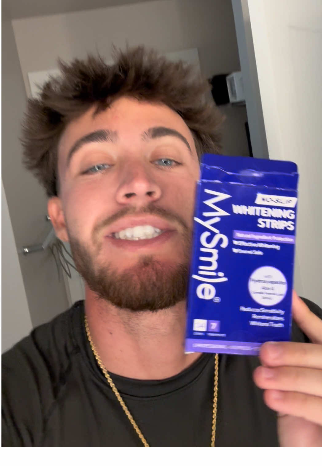 They actually work fr #teethwhitening #whiteningstrips #mysmile 