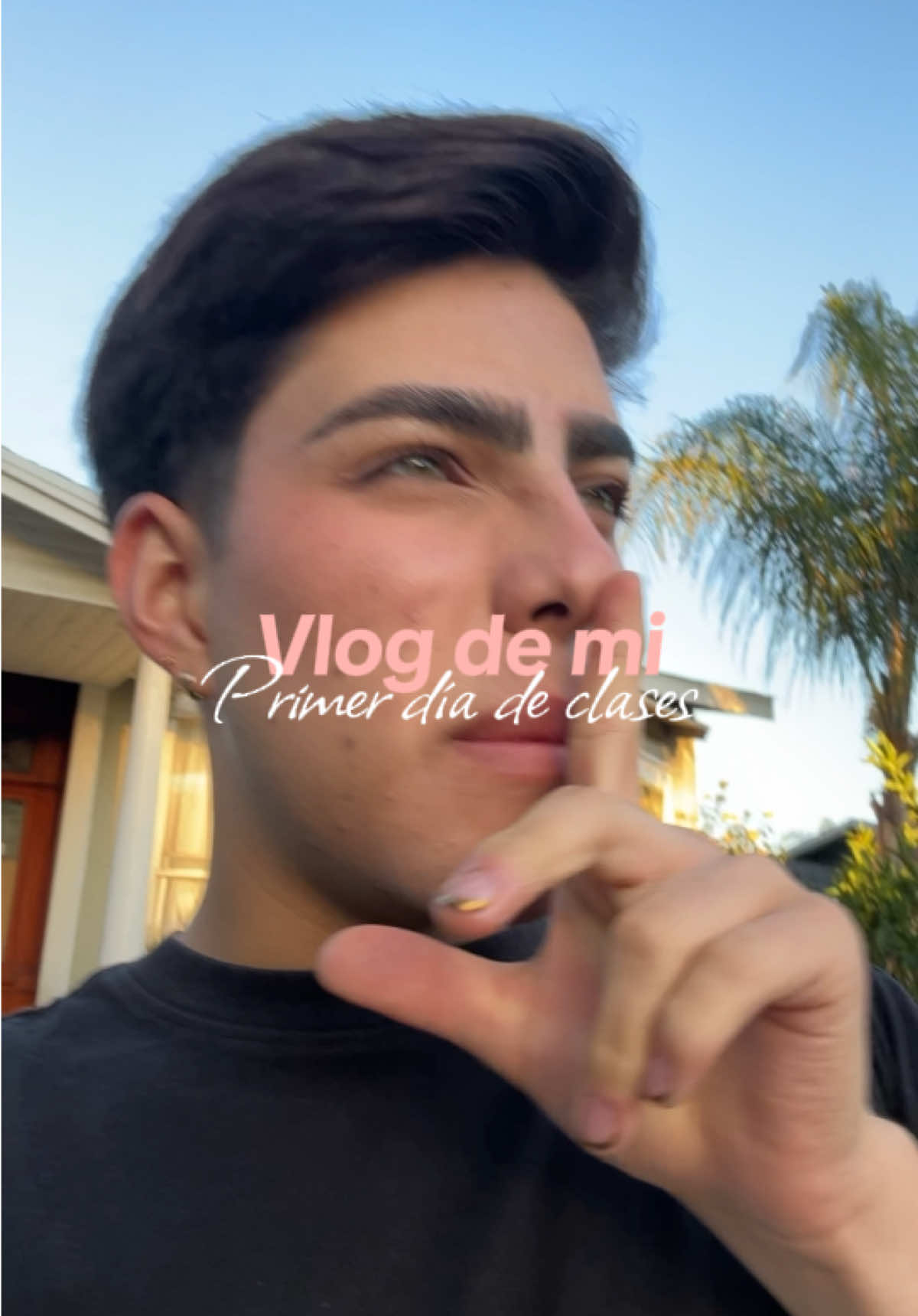Primer día de clases 🤍 | me tarde pero aquí está el video beba #primerdiadeclases #colegio #vlogdeldia #collegelife #firstdayofschool 