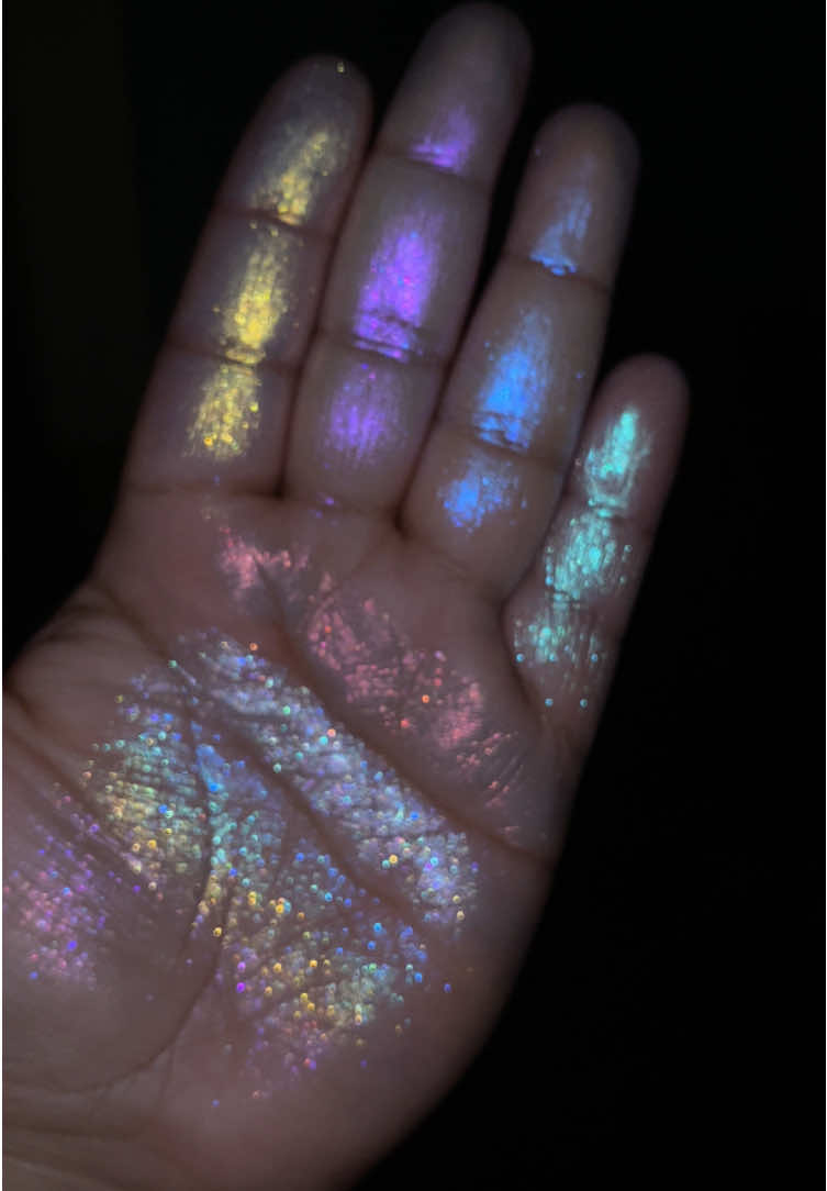 Duochrome highlighters are the perfect pop of color! 🌈 #fyp #duochromehighlighter #duochromeeyeshadow #duochromemakeup #swatches 