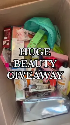Replying to @Averyy 💖 you know I love spoiling my besties 🤭 GOODLUCK BABES!! Head to horizontal land #beautygiveaway #makeupgiveaway #dollartreegiveaway #hugegiveaway #freemakeup 