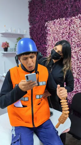@ROSES HEALTH BEAUTY LA guitarra COMPLETA tengo yo ahi...🦺🛵 . . #mototaxi #ayy_ibsen 