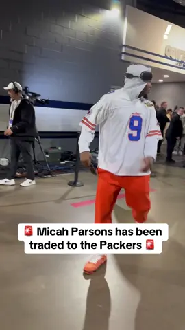 #MicahParsons has agreed to a new 4-year, $188M deal with Green Bay making him the highest-paid non-QB in #NFL history 🤑 #packers #cowboys #football 