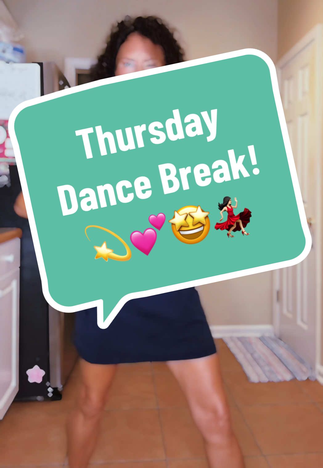 It’s been a rainy day but we’re still dancing! 🥰🔥💃🏻🕺🏽Happy Thursday Night 💕💕#dancebreak #goodvibe #retrovibes 