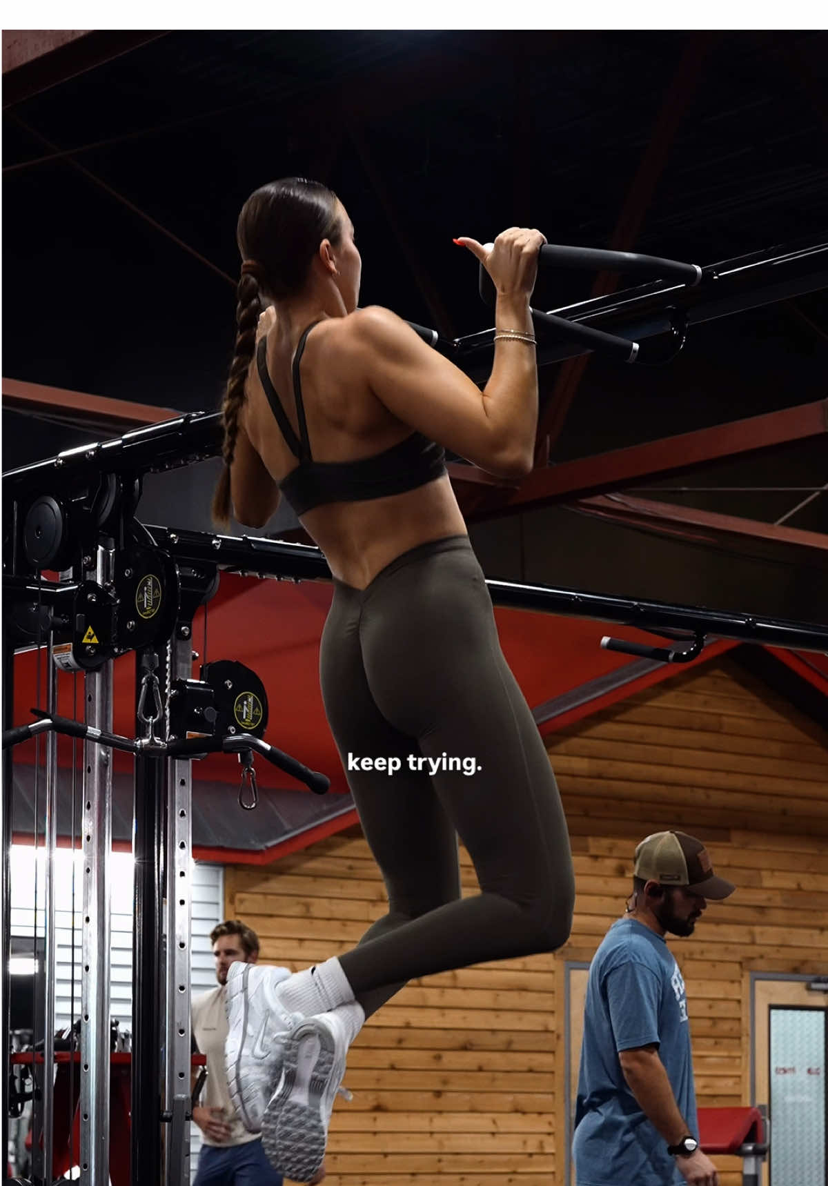 don’t stop pushing #gymmotivation #gymtransformationcheck #pullups 