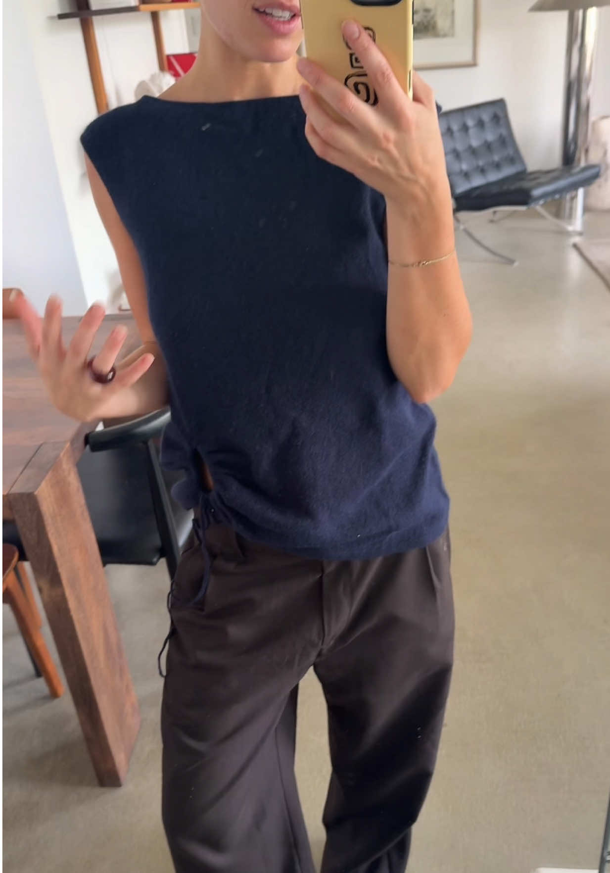 This top is so good I can barely speak @Banana Republic !!! #OOTD #fashiontiktok #personalstyle #bananarepublicpartner 
