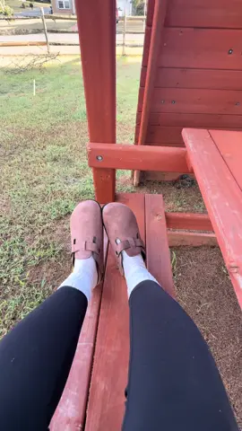Grab them now before they sell out 😉 #fallshoes #womensclogs 