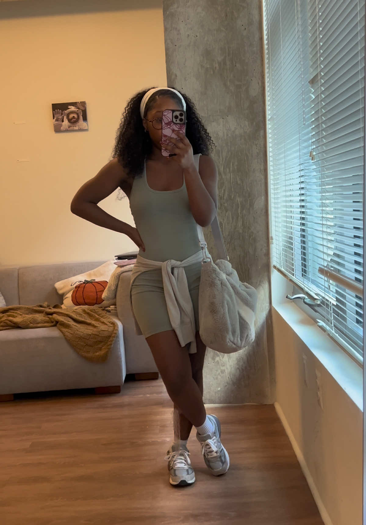 quick fit check ❤️one piece is from @SKIMS #gymfit #fitoftheday #workfromcafe #creatorsearchinsights  