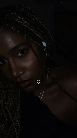 my attempts at filming w low exposure and flash, in a dark room bc i wanted to show off my body glitter lmaooo #justforfun #makeuptok 