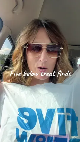 Sugar… that’s how we get mom points over here! Follow me for more parenting advice😜. #teenagers #momlife #dubaichocolate #fivebelow #peelerz 